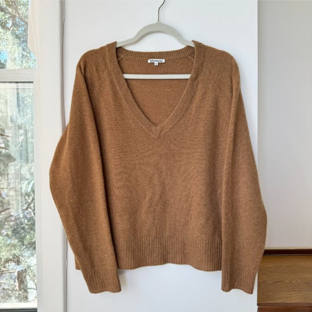 Reformation Cashmere Relaxed V-Neck Sweater Long Sleeve in Camel Brown